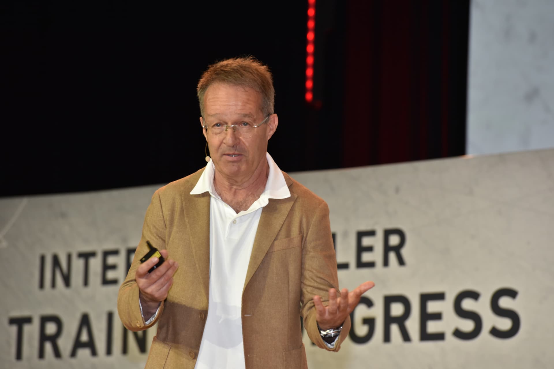 Porträt von Prof. Dr. phil. Andreas Schlumberger